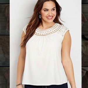 🐝 Maurices White Crochet Neckline Tank